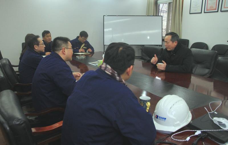 2月13日，農(nóng)歷大年初九，集團(tuán)公司黨委書記、總經(jīng)理虞岳明一行來到申達(dá)，親切慰問申達(dá)公司全體干部職工，向大家拜年，并致以新春美好的祝福！.jpg